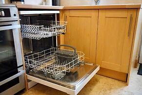 Captivating 4-bed House in Milton Keynes