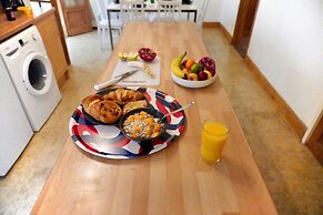 Captivating 4-bed House in Milton Keynes