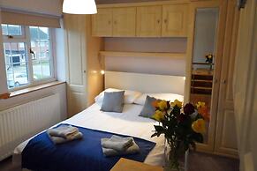 Captivating 4-bed House in Milton Keynes