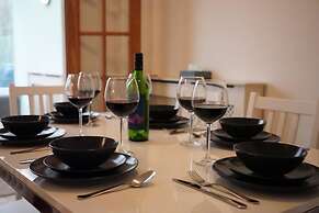 Captivating 4-bed House in Milton Keynes