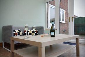 Captivating 4-bed House in Milton Keynes