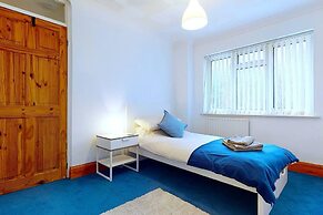 Captivating 4-bed House in Milton Keynes