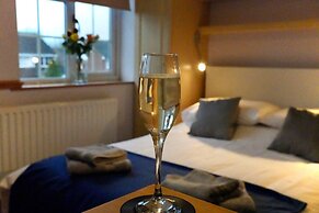 Captivating 4-bed House in Milton Keynes