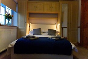 Captivating 4-bed House in Milton Keynes