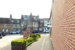 Remarkable 3-bed Apartment in Newport Pagnell
