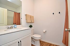 Long-term Stays Family-friendly Communal Pool!