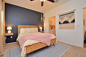 Long-term Stays Family-friendly Communal Pool!