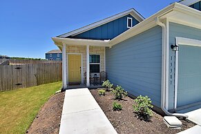 Long-term Stays Family-friendly Communal Pool!