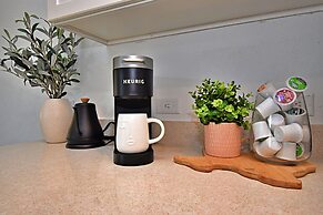 Long-term Stays Family-friendly Communal Pool!