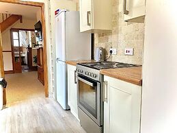 Stunning 3-bed House in Bedford, Quiet Location