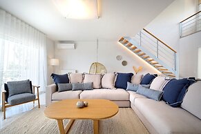 Triplex Villa Gardenia Glyfada  sea view