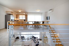 Triplex Villa Gardenia Glyfada  sea view