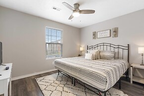 Rockwall Duo - Cottage + Lodge Combo