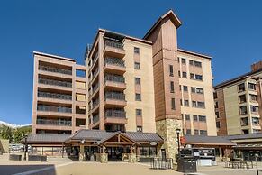 Steps to Downtown Main Street & Ski In Ski Out!