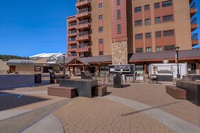 Steps to Downtown Main Street & Ski In Ski Out!