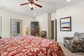 Bounty of Birdie Lane - Golf Courses, Playgrounds & Pool