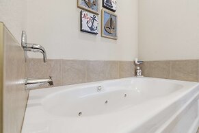 Bounty of Birdie Lane - Golf Courses, Playgrounds & Pool