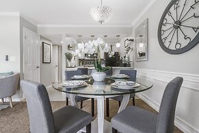 Clubhouse Bungalow - Community Amenities