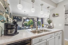 Clubhouse Bungalow - Community Amenities