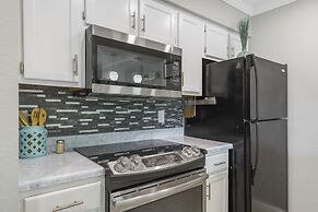 Clubhouse Bungalow - Community Amenities