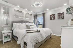 Clubhouse Bungalow - Community Amenities