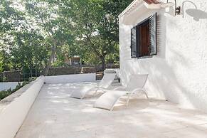 Trullo Bella Vista With Patio & Parking