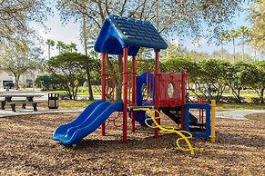 Hampton Lakes Retreat