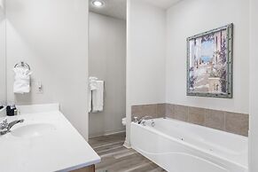 Birdie Lane Beauty - Golf, Pools, Gym, & More!