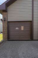 Birdie Lane Beauty - Golf, Pools, Gym, & More!