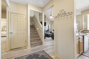 Birdie Lane Beauty - Golf, Pools, Gym, & More!