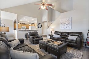 Birdie Lane Beauty - Golf, Pools, Gym, & More!