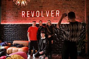 Revolver - Hostel