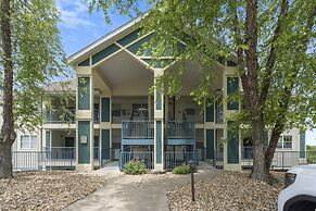 Cityscape Memories - Nearby Golf & Lake