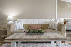 Cityscape Memories - Nearby Golf & Lake