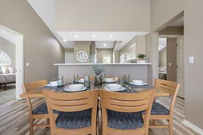 Cityscape Memories - Nearby Golf & Lake