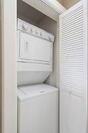 Cityscape Memories - Nearby Golf & Lake