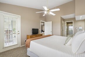 Cityscape Memories - Nearby Golf & Lake