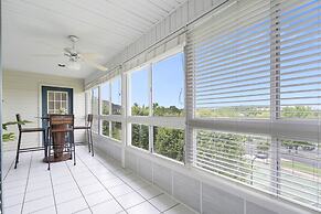 Cityscape Memories - Nearby Golf & Lake