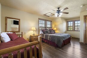 Fox Hollow Family Lodge