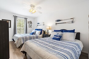 Boatin & Floatin on Table Rock Lake in the Ozarks!