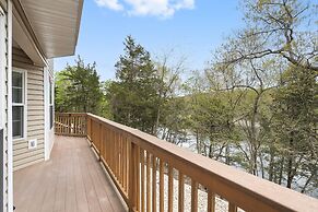 Boatin & Floatin on Table Rock Lake in the Ozarks!