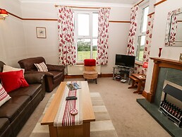 Dinas Farmhouse Annex