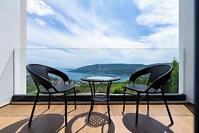 Pool Villa Luxoria Trebesin