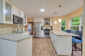 Holiday Home Near Lake and Pool