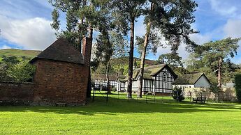 Manor Cottage