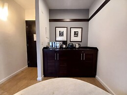 QSA - Anora Spaces - Metropolis Alphaville