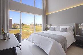 Suryaa Hotel Pinhais, Curio Collection by Hilton