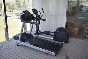 Suryaa Hotel Pinhais, Curio Collection by Hilton