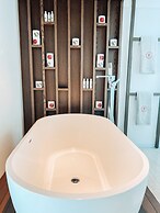 Suryaa Hotel Pinhais, Curio Collection by Hilton