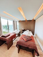 Suryaa Hotel Pinhais, Curio Collection by Hilton